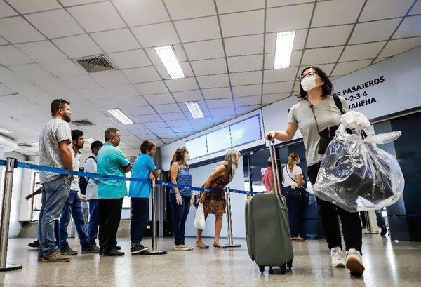 Diario HOY | Salud reitera a viajeros requisitos para ingresar al país