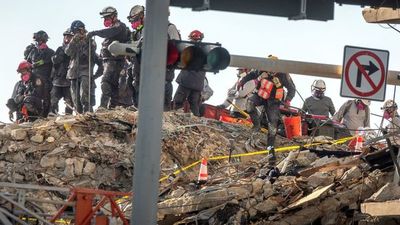 Derrumbe en Miami: Hay 10 muertos y 151 desaparecidos