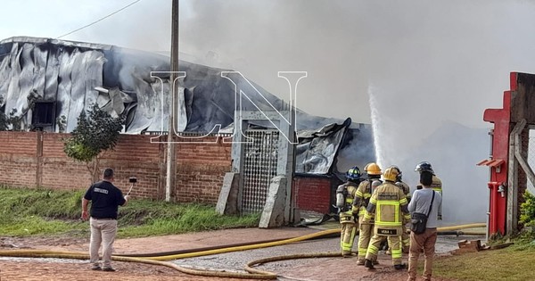 La Nación / Fábrica textil MKM perdió unos US$ 3,7 millones en incendio