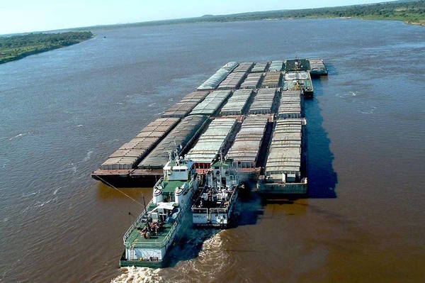 Bajante del río Paraná golpea a empresas navieras con un 12% de aumentos en fletes en lo que va del año