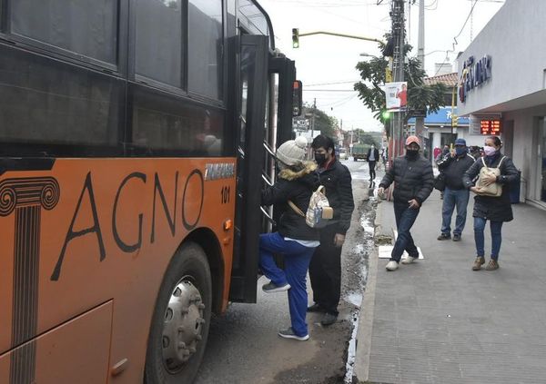 Sancionan a seis empresas de transporte por exceso de pasajeros - Nacionales - ABC Color