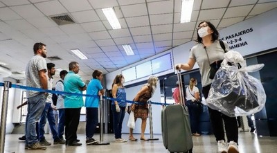 Salud reitera a viajeros requisitos para ingresar al país