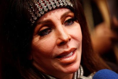 Verónica Castro desmiente a Manolo Caro sobre salida de “La casa de las flores” - Cine y TV - ABC Color