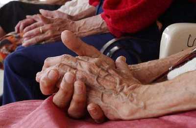 Frío polar: Campaña solidaria “abriga a un abuelito” | Noticias Paraguay