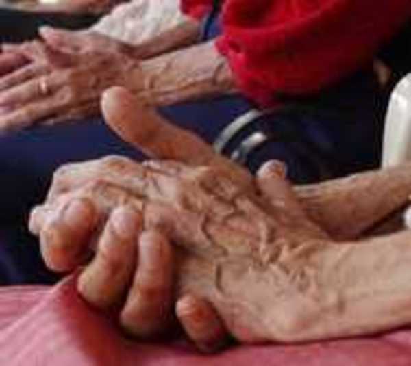 Frío polar: Campaña solidaria “abriga a un abuelito” - Paraguay.com