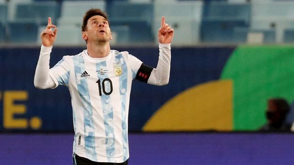 Argentina golea y termina como líder de grupo