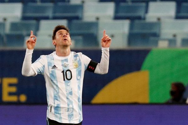 Argentina golea y termina como líder de grupo