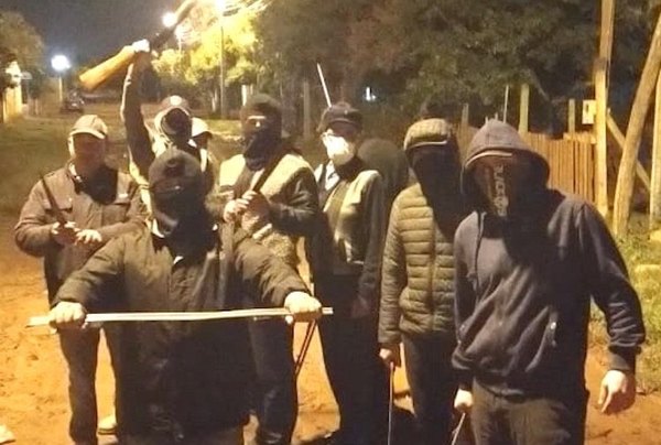 Crónica / COMISÓN GARROTE. “Pe’úta pende parte”, advierten vecinos
