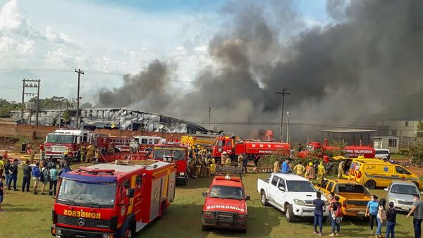 140 trabajadores quedan en sus casas tras incendio en CDE