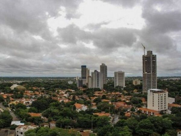 Jornada fría con escasa nubosidad y vientos leves del sur · Radio Monumental 1080 AM