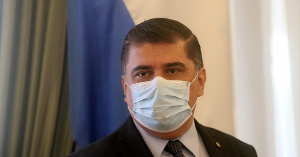 La Nación / Salud analiza establecer asueto para vacunación masiva contra el COVID-19