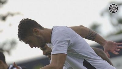 Piden a Ale que sea como "todo" charrúa