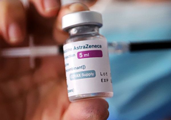 Una dosis de AstraZeneca es efectiva para prevenir la mayoria de los casos, internaciones y muertes