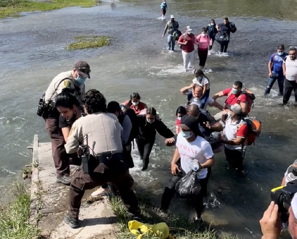 Venezolanos pagan hasta US$3.000 para cruzar frontera de Estados Unidos