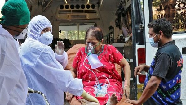 India: caen los contagios, pero aún se acumulan los muertos por coronavirus | .::Agencia IP::.