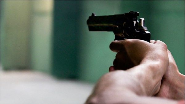 Intento de feminicidio: Detenido tras disparar a su ex pareja e hijo