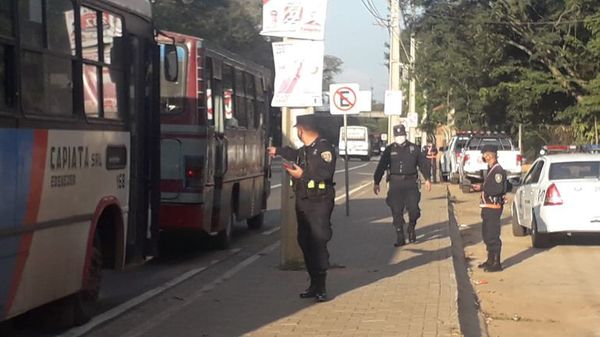 Paraguay vacunará a unidades de policía en contacto cercano con ciudadanía - Nacionales - ABC Color