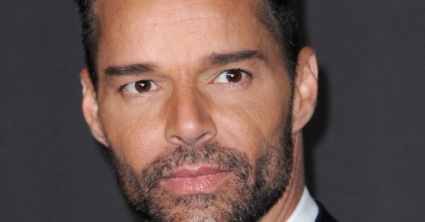 Ricky Martin alza la voz contra el odio tras ser víctima de homofobia - C9N