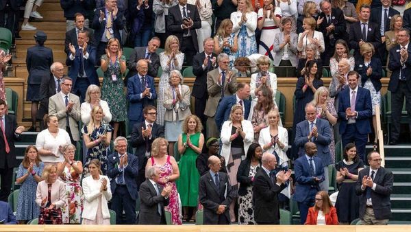 Wimbledon ovaciona a creadores de vacuna contra el covid-19