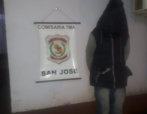 Detienen a sujeto en flagrancia por hurto de motocicleta