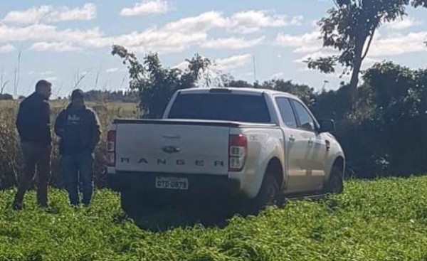 Abandonan camioneta tras persecución policial en Minga Guazú