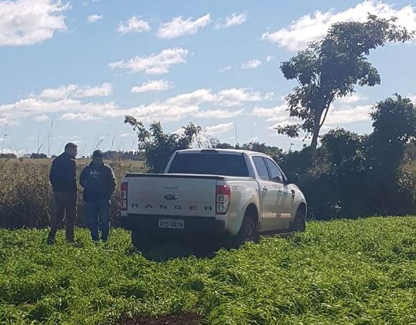 Abandonan camioneta con chapa brasileña, tras persecución policial - ABC en el Este - ABC Color