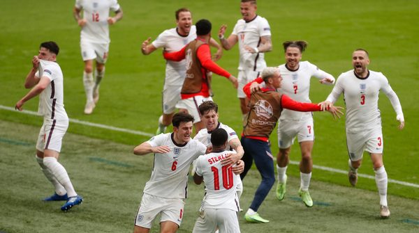 Inglaterra fulmina a Alemania y da pie a su ilusión