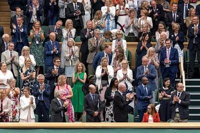 MUNDO | Emotiva ovación para científica que desarrolló vacuna de AstraZeneca en Wimbledon