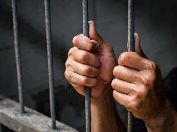 Condenan a 15 años a un hombre que manoseaba a su hijastra de 11 años