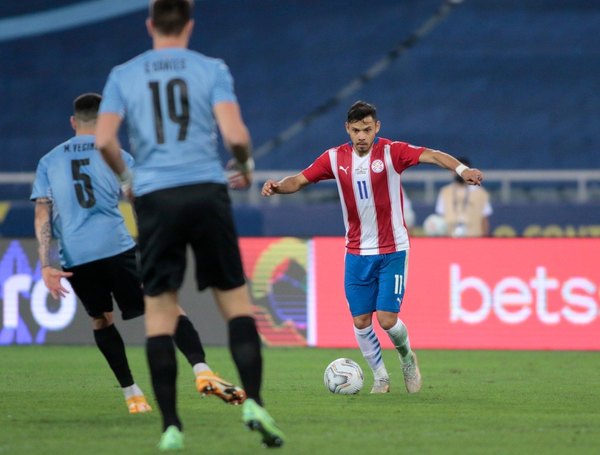 Paraguay ante Uruguay: Más de 110 pelotas perdidas y entre dos delanteros suman casi la mitad
