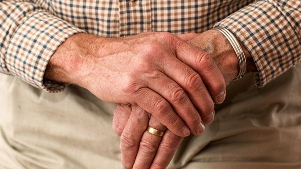 Denuncian que abogada intentó adueñarse de una casa con documentos falsos