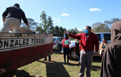 Intendente asiste a familias afectadas por temporal - Noticiero Paraguay