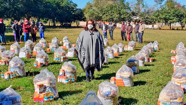 Entregan kits de alimentos a instituciones educativas en Repatriación - Noticiero Paraguay