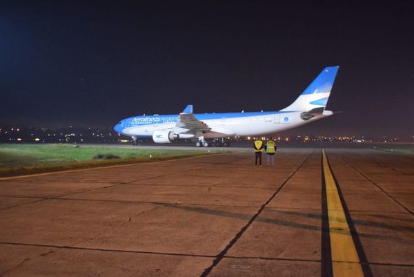 Llegaron otras 200.000 dosis de vacunas rusas anticovid - Nacionales - ABC Color