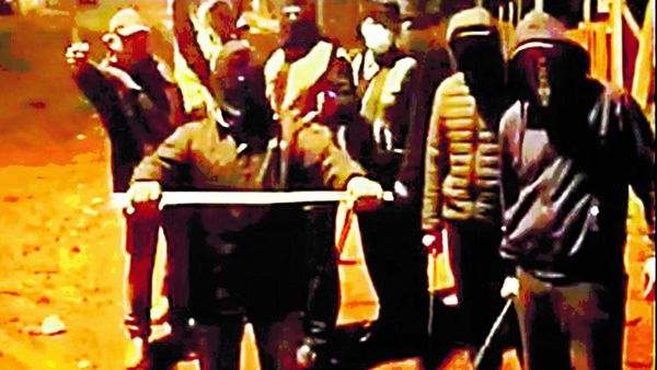 Justicieros toman los barrios para frenar asedio de asaltantes