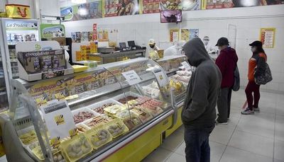 Clientes encuentran variedad y a precios muy ventajosos - 9 años Abasto Norte - ABC Color
