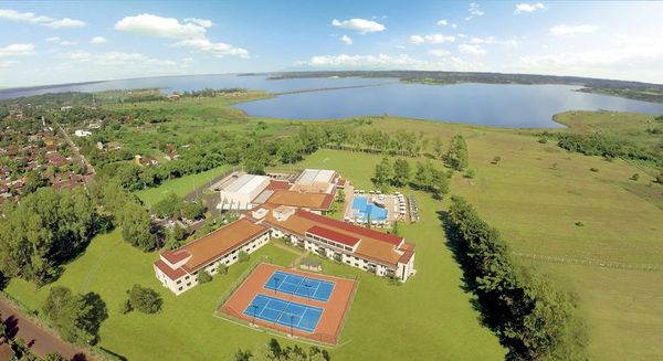 Vacaciones en el AWA Resort Hotel - Empresariales - ABC Color