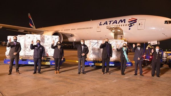EEUU envió dos millones de dosis de la vacuna de Pfizer a Perú para combatir la pandemia del COVID | Ñanduti
