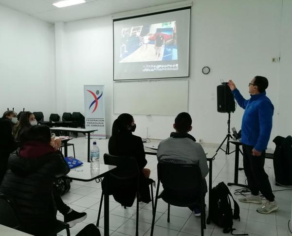 Impulsan curso de Técnico Nacional en Gimnasia | .::Agencia IP::.