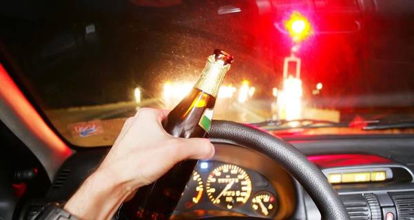 Imputan a una pareja por conducir en estado de ebriedad