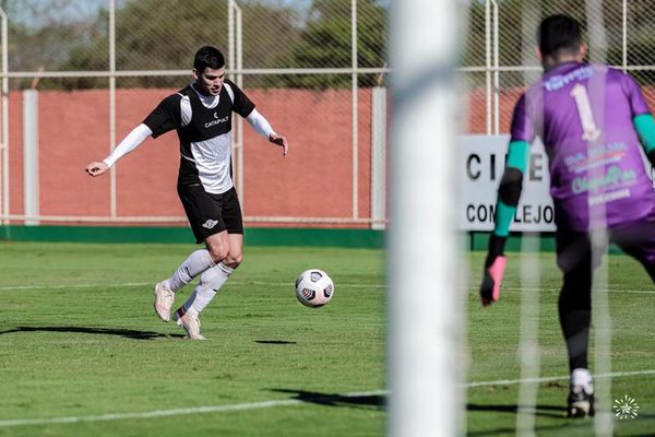 Los titulares golearon 6-2 al puntero de la Intermedia - Libertad - ABC Color