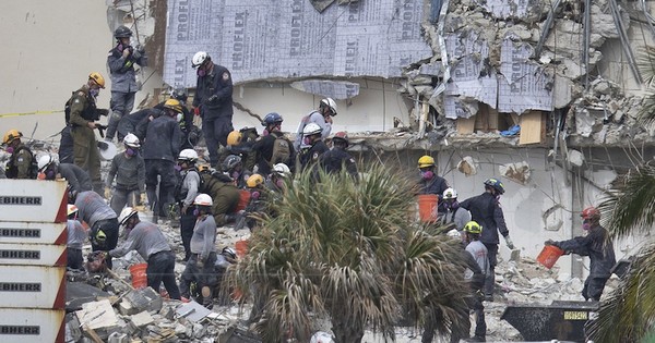 La Nación / Hallan más cuerpos en escombros de edificio derrumbado en Florida