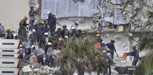 Hallan más cuerpos en escombros de edificio derrumbado en Florida – Prensa 5