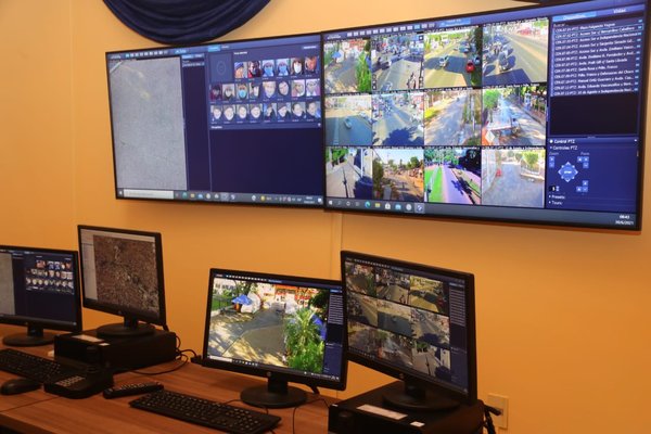 Habilitan tercer centro de monitoreo policial y cámaras para el 911 en Ñemby | .::Agencia IP::.