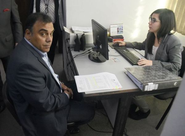 Suspenden preliminar de exfiscal general por acción pendiente en la Corte - Nacionales - ABC Color