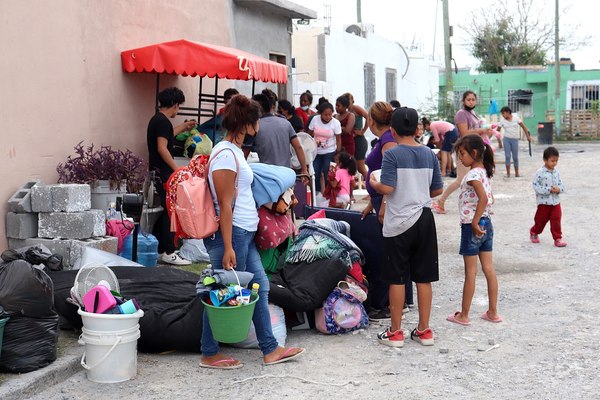 Familias migrantes sobrepasan capacidad de albergues en la mexicana Matamoros - MarketData