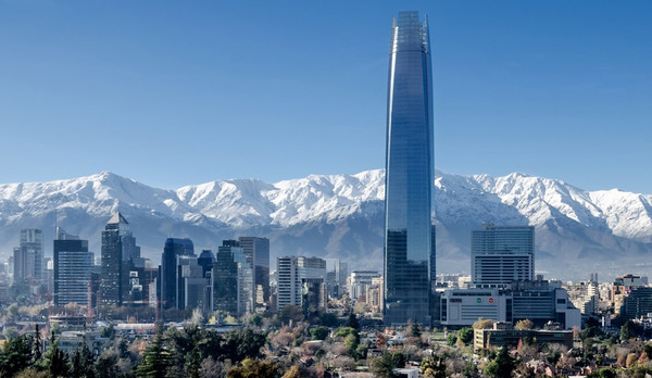 ¿Y la variante Delta? Chile comienza a desconfinar Santiago desafiando los contagios