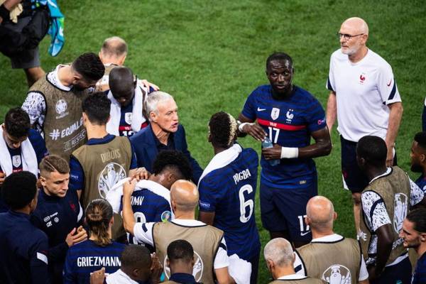 El mal ambiente en el vestuario de Francia, al descubierto por la prensa