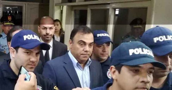 La Nación / Se suspendió audiencia preliminar de exfiscal general Javier Díaz Verón y su esposa
