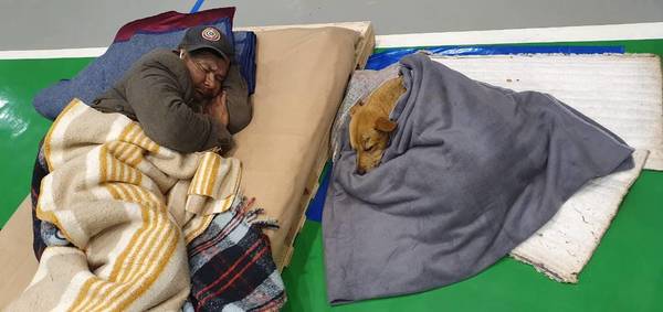 “Se va Rubio conmigo o no voy”, dijo don José para aceptar la acogida por frío - Noticiero Paraguay